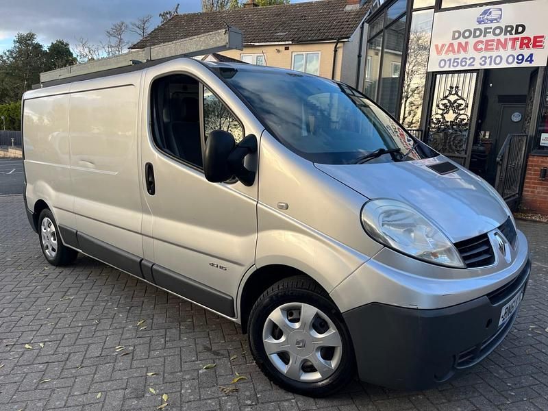 Silver Used 2011 Renault Trafic Van | £4,250 (Fair price) - Image 1/4