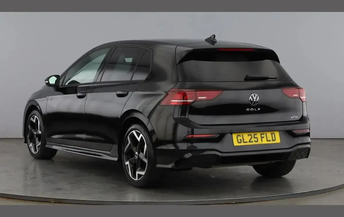 Used VW Golf VIII R-line 147 HP (108 kW) 2025 Black Hatchback