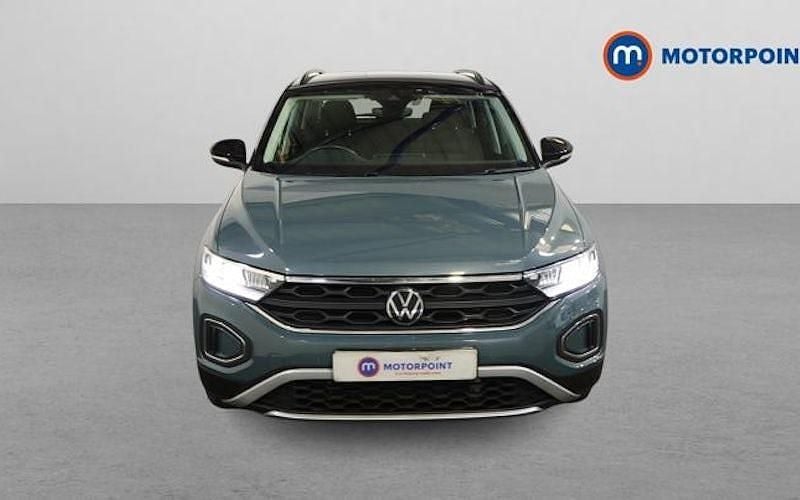 Usado VW T-Roc Life 110 HP (80 kW) 2023 Azul SUV