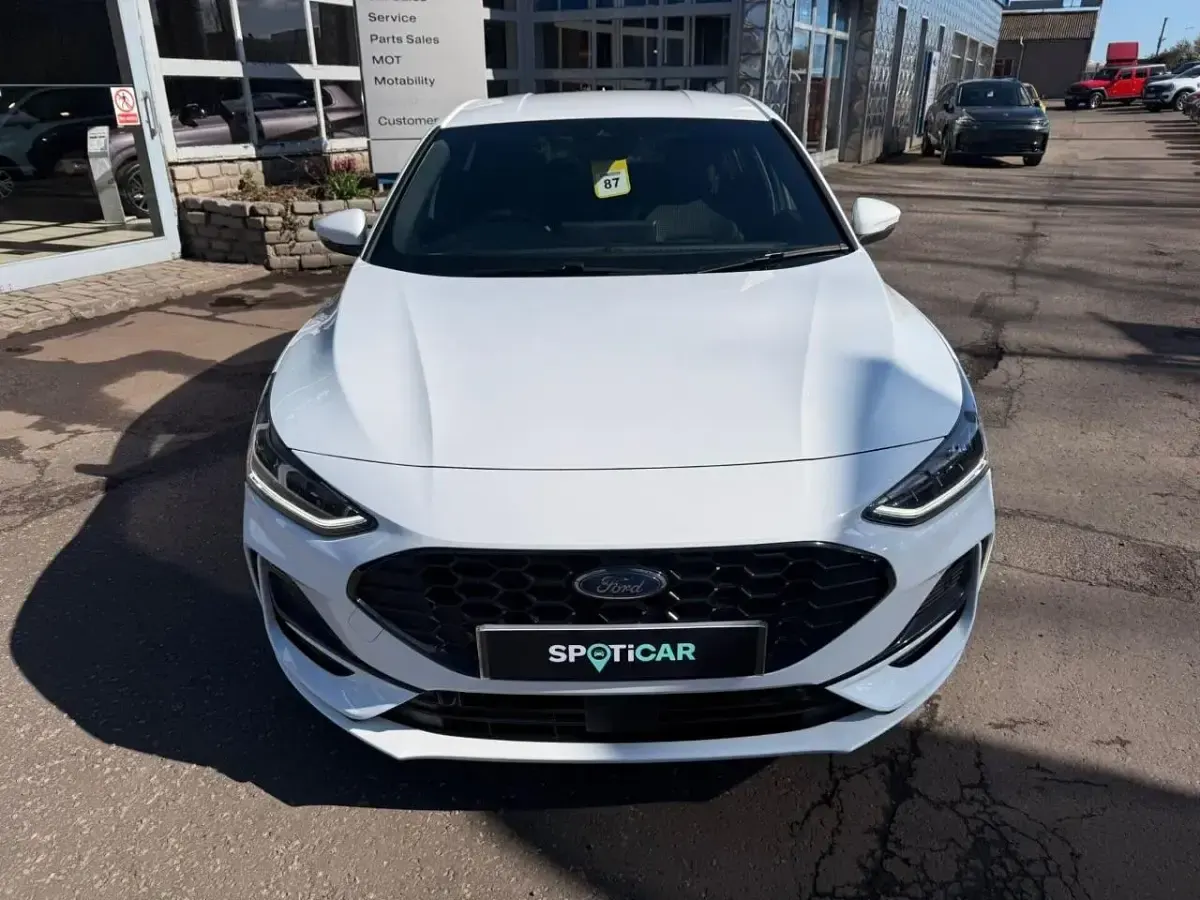 Used Ford Focus ST-Line 153 HP (112 kW) 2025 White Hatchback