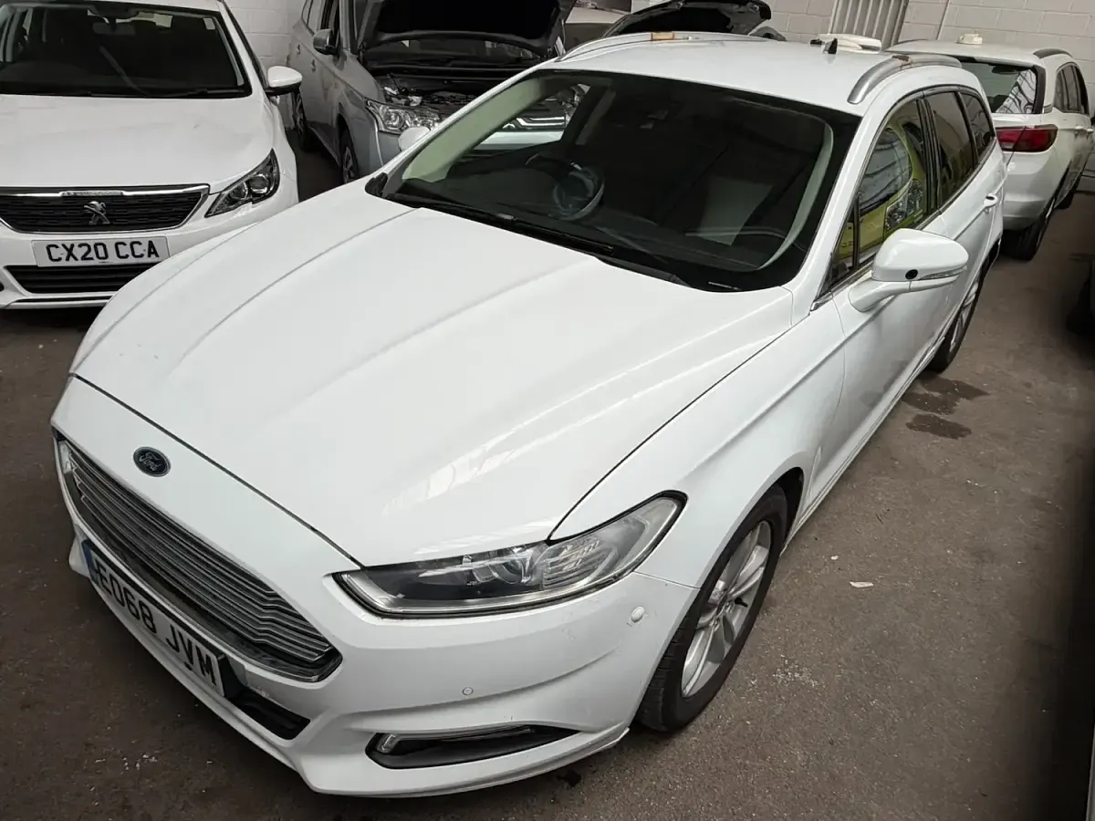 Used Ford Mondeo Zetec 2018 White Estate