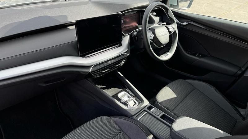 Used Skoda Octavia SE Technology 116 HP (85 kW) 2025 Brilliant silver