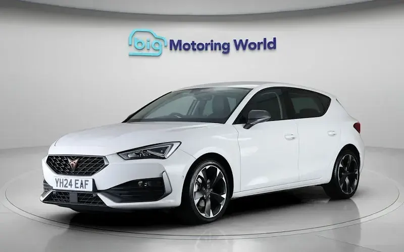 Used Cupra Leon 150 HP (110 kW) 2023 White Hatchback