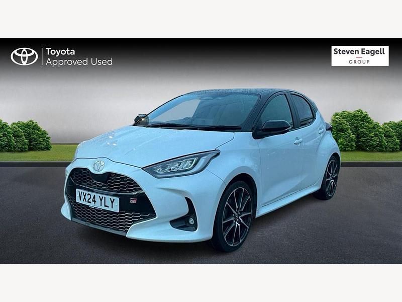Used Toyota Yaris Hybrid Sport 2024 White/black Hatchback