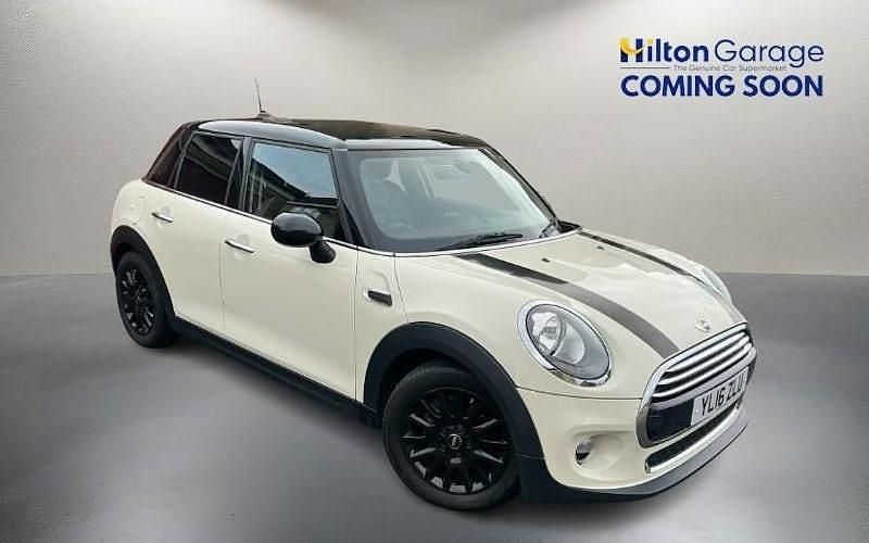 White Used 2016 Mini Cooper D Hatch Hatchback | £8,250 (Fair price) - Image 1/1