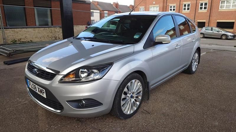 Used Ford Focus Titanium 136 HP (100 kW) 2008 Silver Hatchback