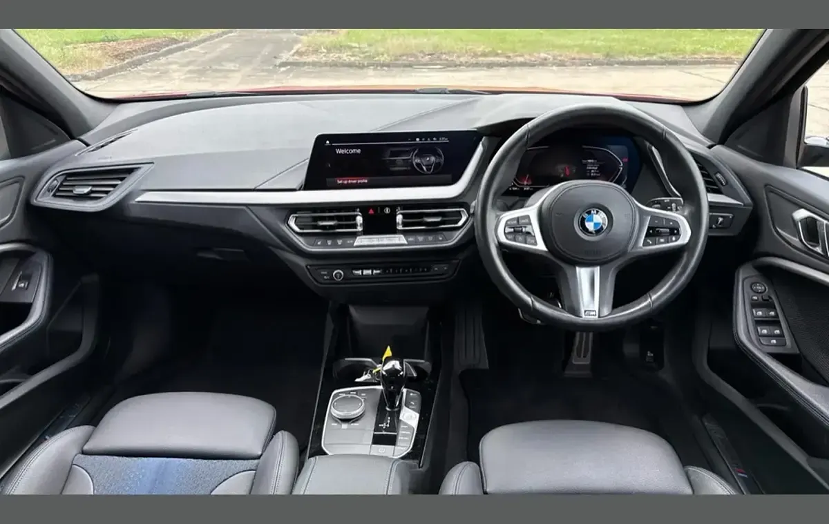 Used BMW 118 M Sport 134 HP (98 kW) 2023 Red Hatchback