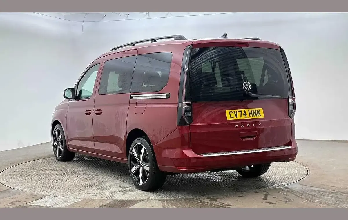 Used VW Caddy Maxi Life 122 HP (89 kW) 2024 Red MPV