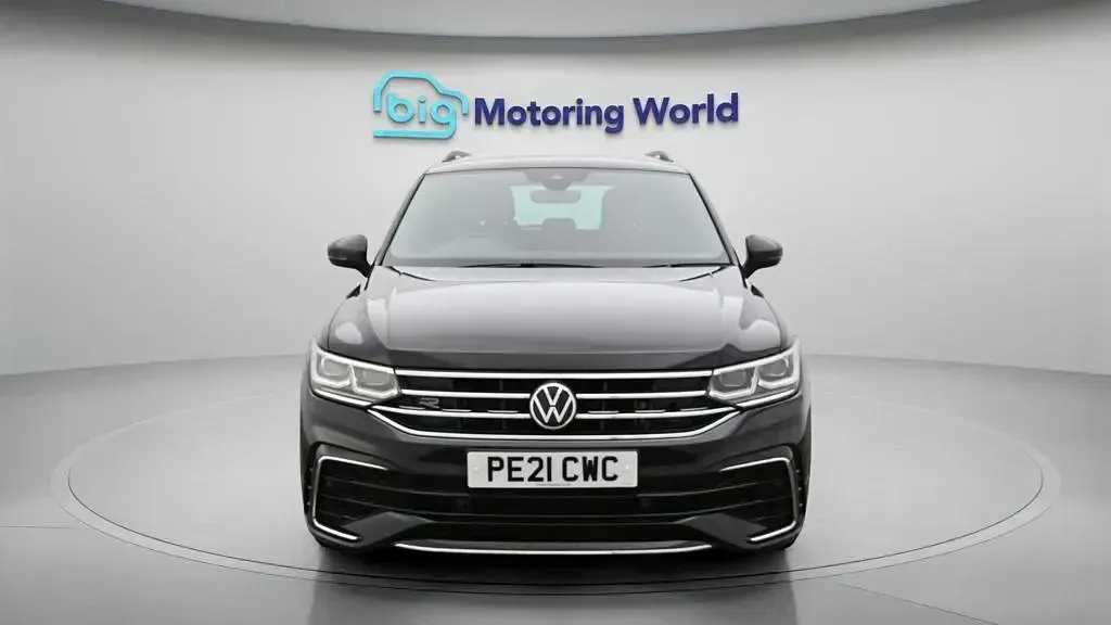 Used VW Tiguan R-line 200 HP (147 kW) 2021 Black SUV