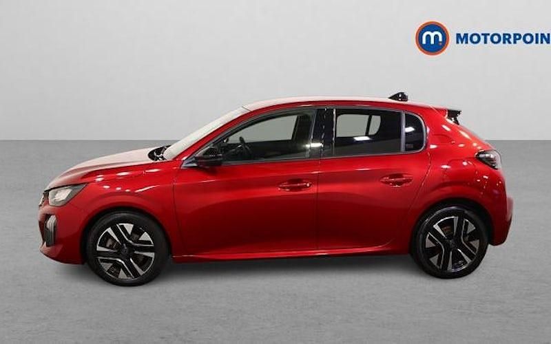 Used Peugeot 208 Allure 101 HP (74 kW) 2024 Red Hatchback