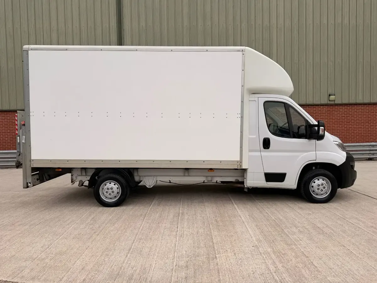 Used Citroën Relay 140 HP (102 kW) 2021 White Van