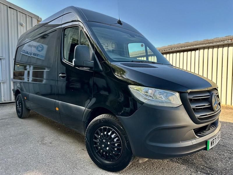 Begagnad Mercedes E-Sprinter Progressive 85 kW (116 HK) 2021 Svart Van