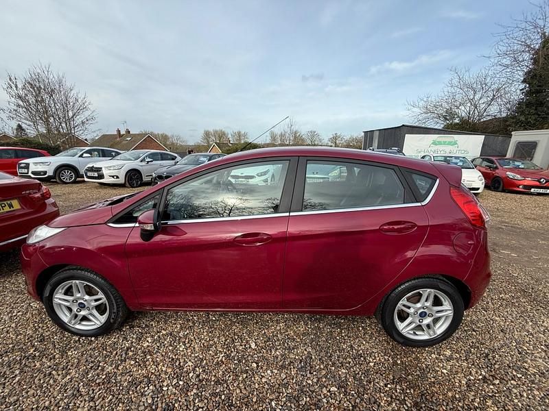 Used Ford Fiesta Zetec 2013 Red Hatchback
