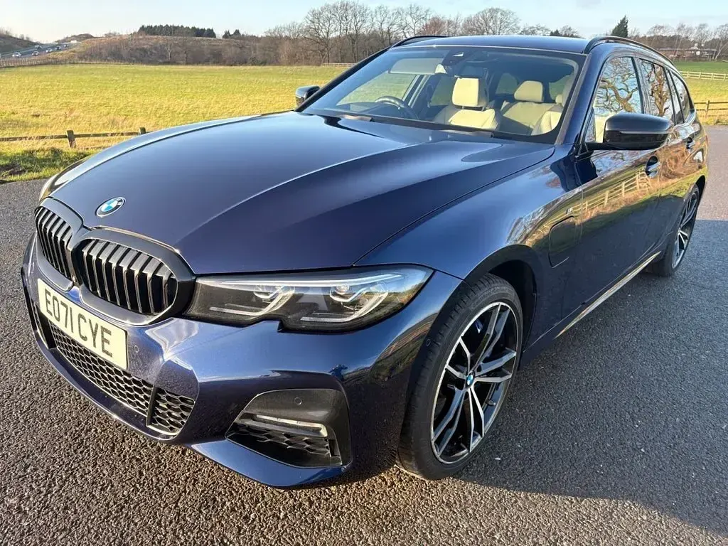 Used BMW 330e M Sport 2021 Blue Estate