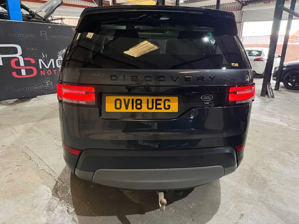 Used Land Rover Discovery 5 HSE Luxury 240 HP (176 kW) 2018 Grey SUV