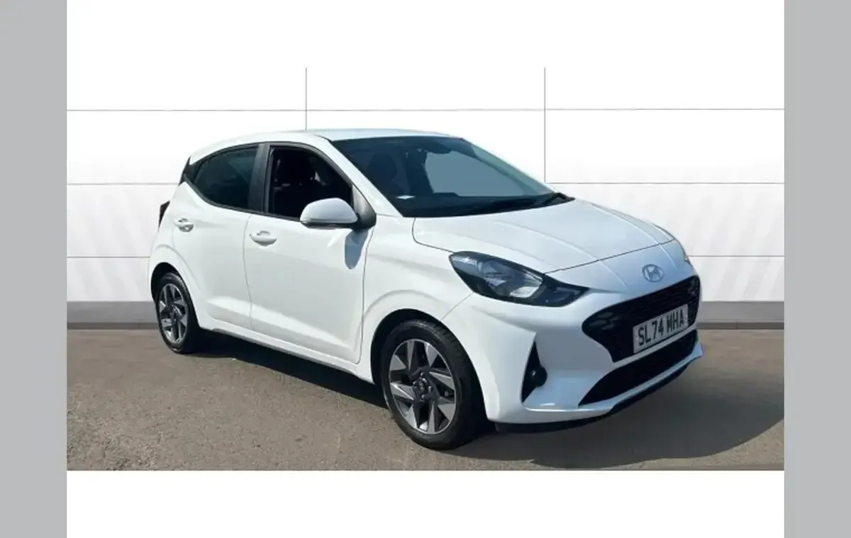 Used Hyundai i10 Advanced 63 HP (46 kW) 2024 Hatchback