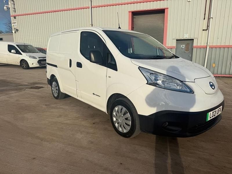 White Used 2021 Nissan e-NV200 Acenta Van | £6,495 (Fair price) - Image 1/4