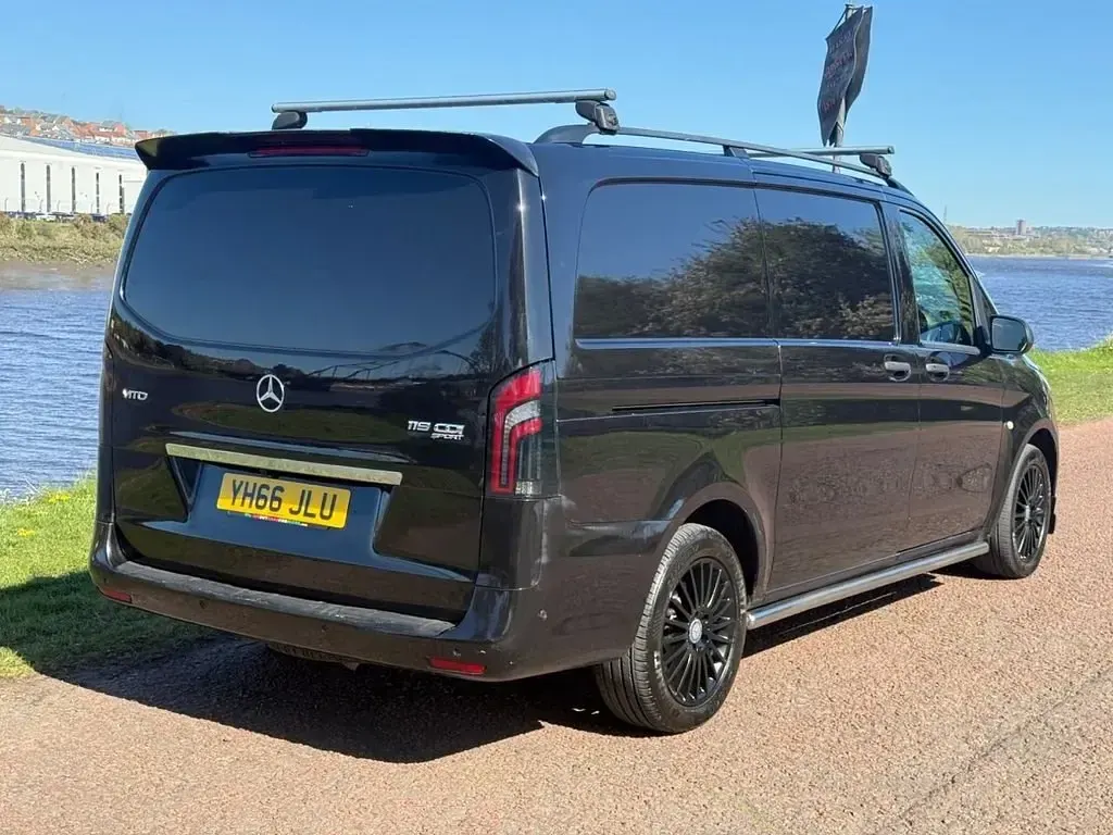 Usado Mercedes Vito 2016 Preto Van