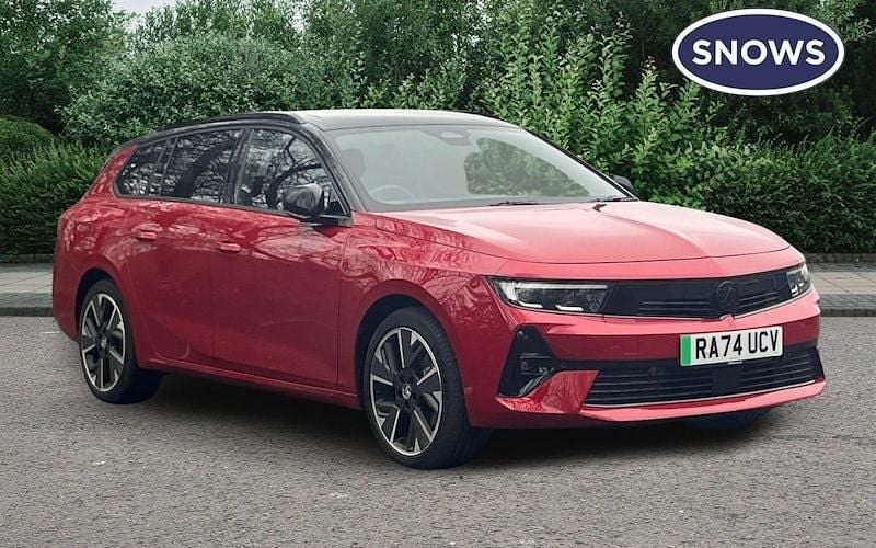 Used Vauxhall Astra Ultimate 114 kW (156 HP) 2025 Crimson red Estate