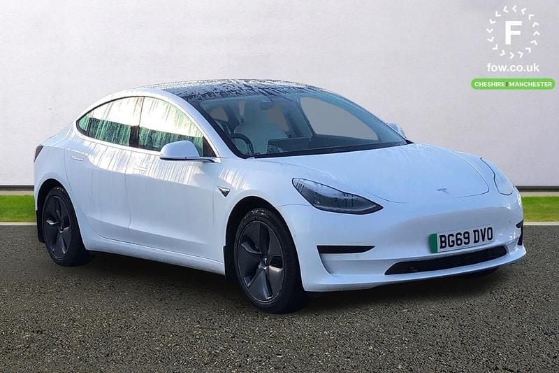 White Used 2019 Tesla Model 3 Standard Range Sedan | £14,299 (Fair price) - Image 1/3