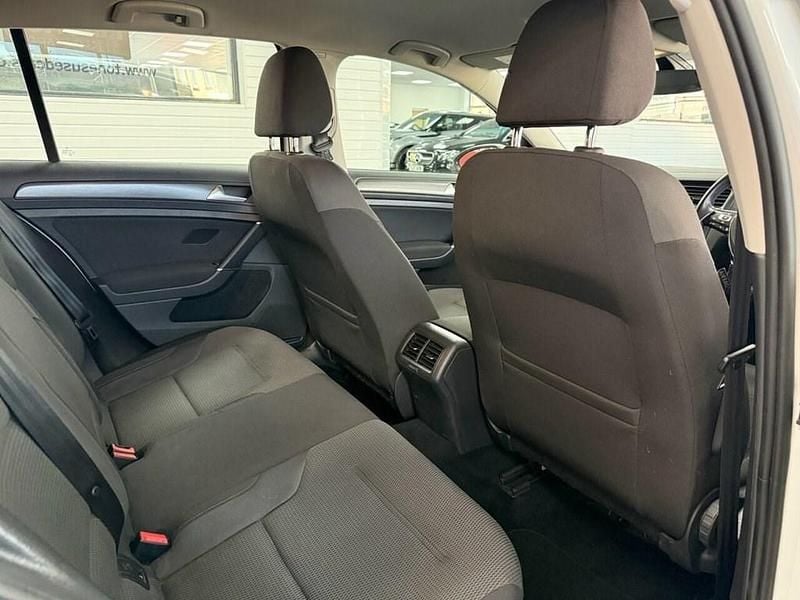 Used VW Golf VII SE 110 HP (80 kW) 2018 White Hatchback