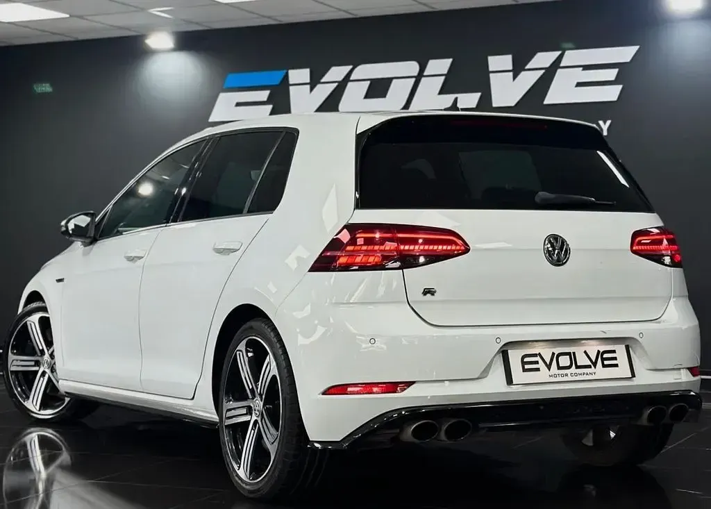 Used VW Golf VII R 310 HP (228 kW) 2018 White Hatchback