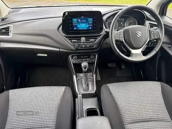 Używany Suzuki SX4 115 KM (84 kW) 2025 Biały Hatchback
