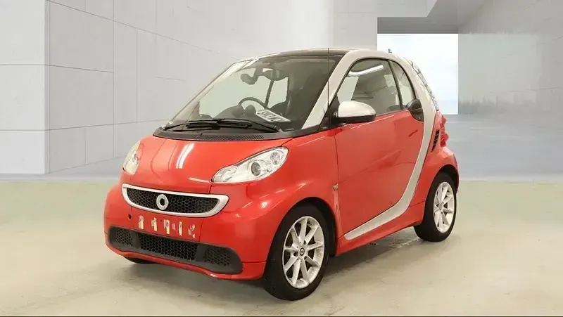 Used Smart ForTwo Coupé Passion 54 HP (39 kW) 2013 Red Coupe