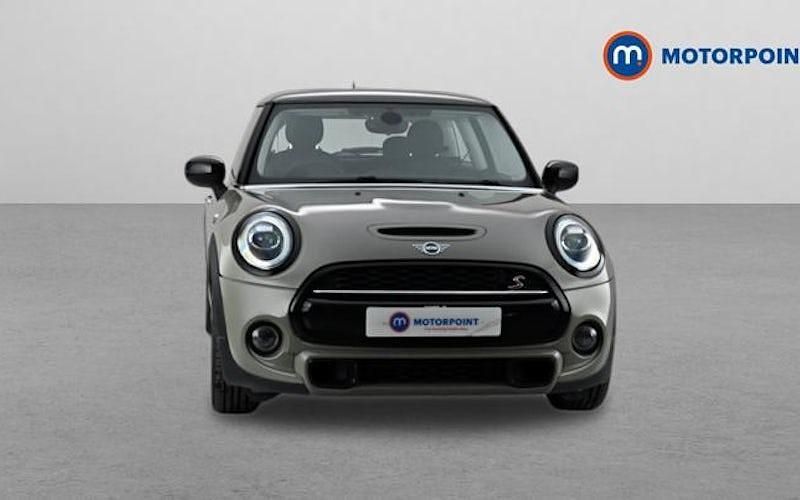 Usado Mini Cooper S Exclusive 192 HP (141 kW) 2020 Cinzento Citadino