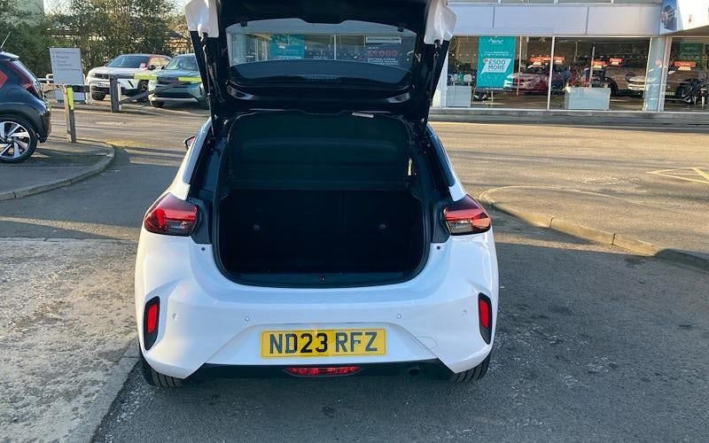 Used Vauxhall Corsa 75 HP (55 kW) 2023 White Hatchback