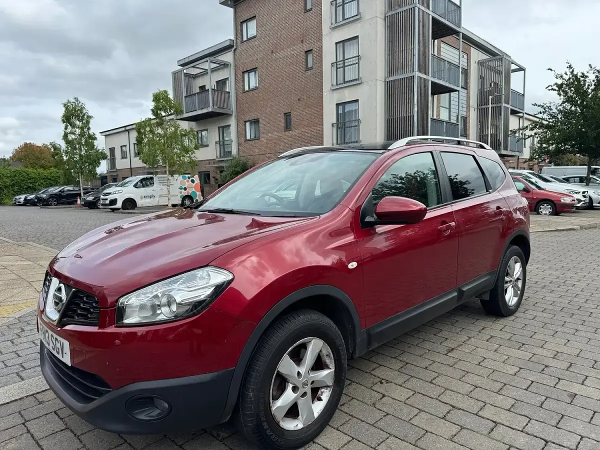 Used Nissan Qashqai +2 Acenta 117 HP (86 kW) 2013 Red SUV