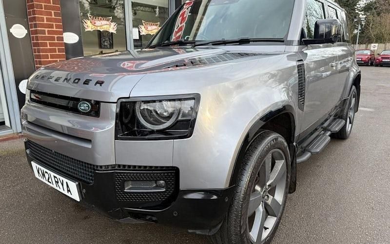 Used Land Rover Defender SE 249 HP (183 kW) 2023 Estate