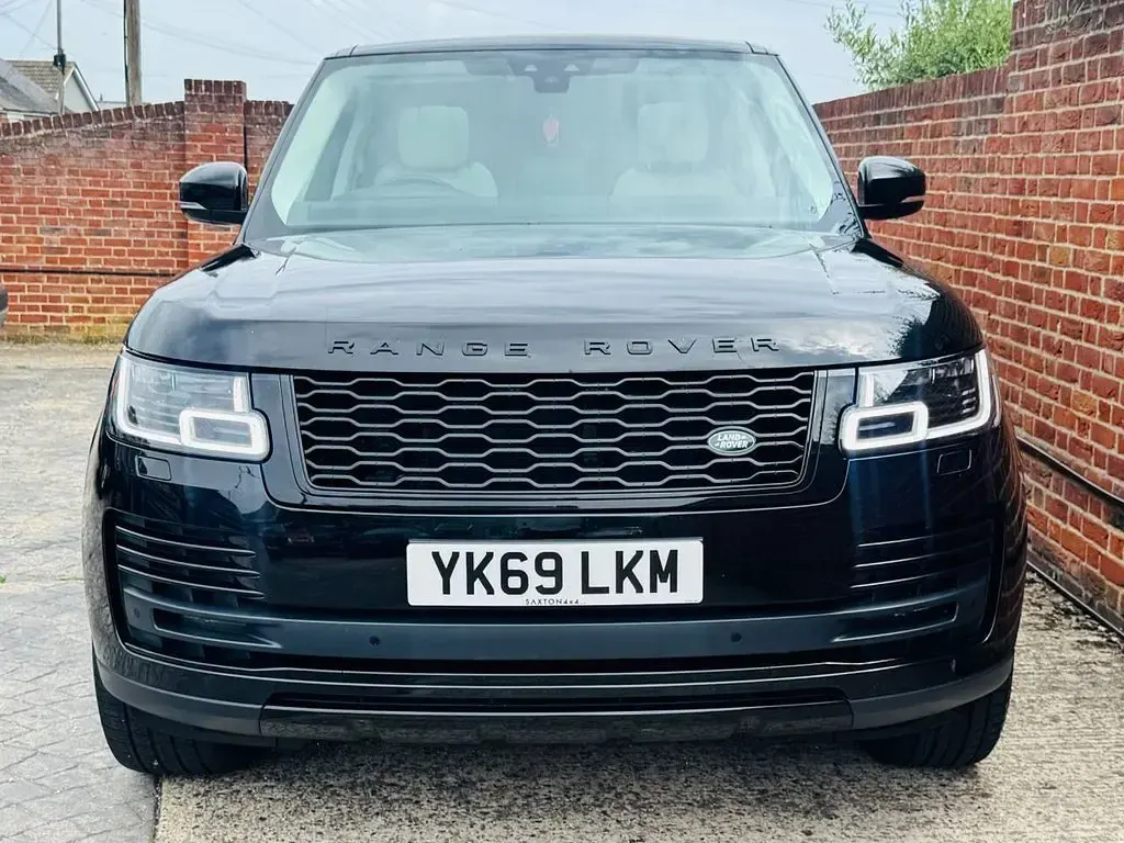 Used Land Rover Range Rover Vogue 275 HP (202 kW) 2019 Black SUV