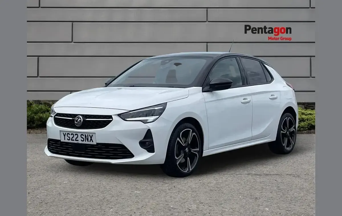 Used Vauxhall Corsa Edition 99 HP (72 kW) 2022 White Hatchback