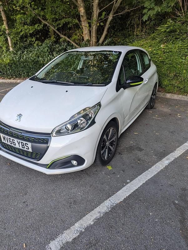 Used Peugeot 208 Active 2016 White Hatchback