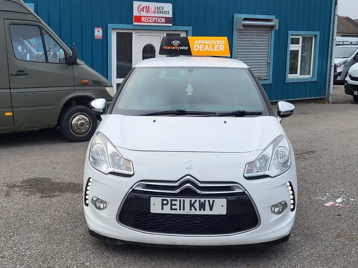 Used Citroën DS3 2011 White Hatchback