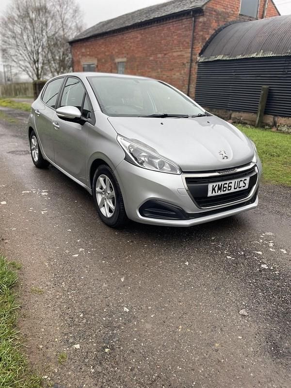 Silver Used 2016 Peugeot 208 Active Hatchback | £4,145 (Fair price) - Image 1/4