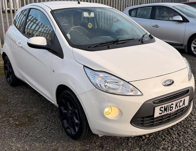 Used Ford Ka Zetec 69 HP (50 kW) 2016 White Hatchback