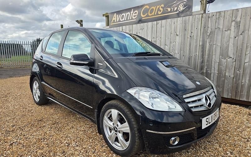 Begagnad Mercedes A180 Avantgarde 109 HK (80 kW) 2011 Halvkombi