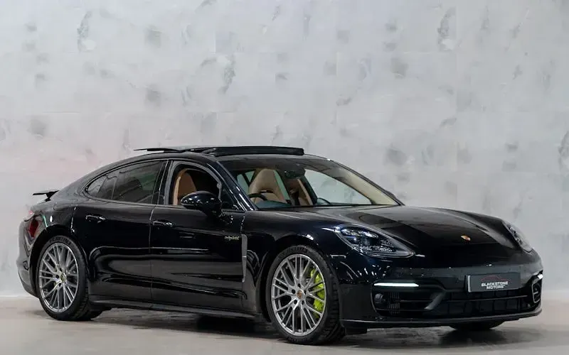 Begagnad Porsche Panamera Platinum Edition 462 HK (339 kW) 2022 Halvkombi
