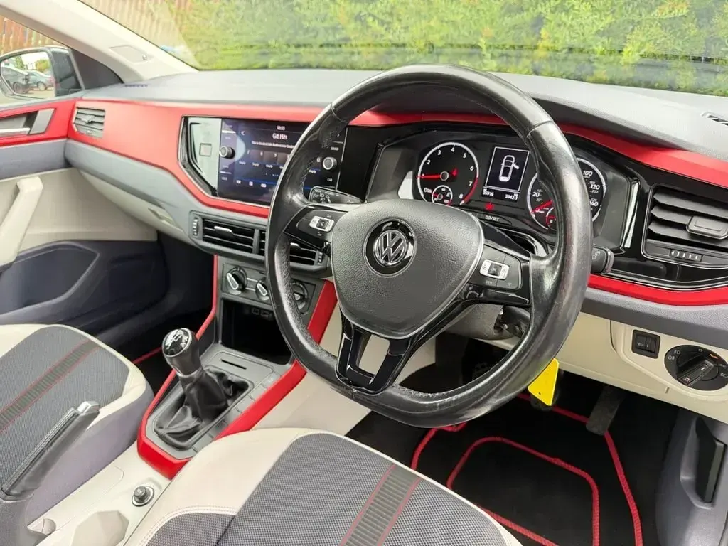 Used VW Polo Beats 95 HP (69 kW) 2020 Silver Hatchback