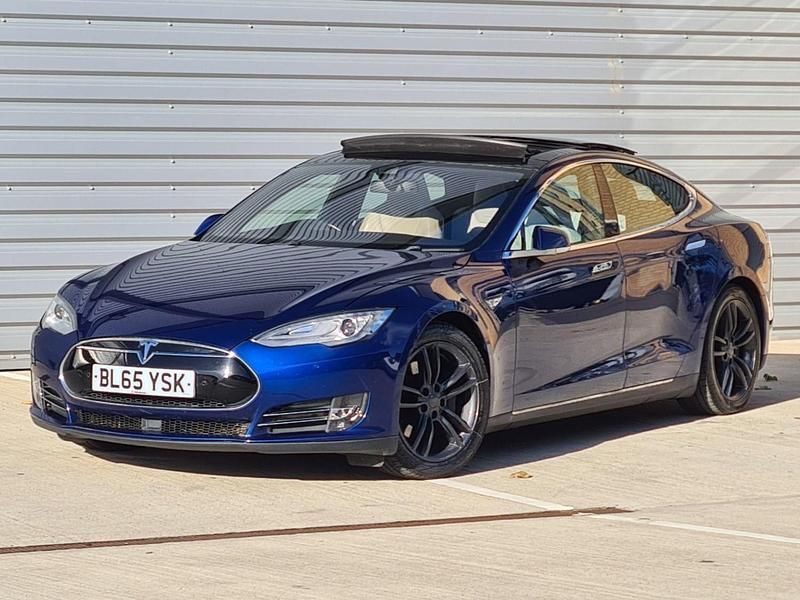 Blue Used 2015 Tesla Model S Hatchback | £15,995 (Expensive) - Image 1/4