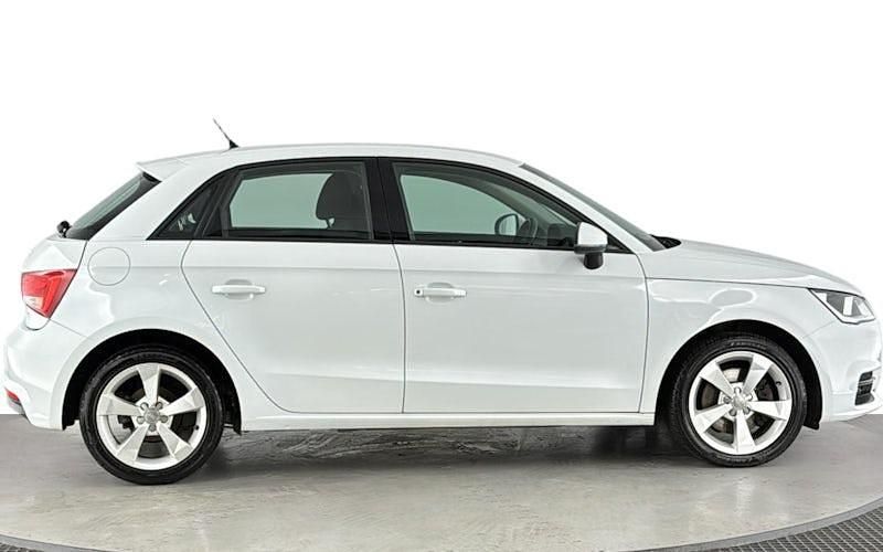 Used Audi A1 Sportback Sport 125 HP (91 kW) 2017 White Hatchback