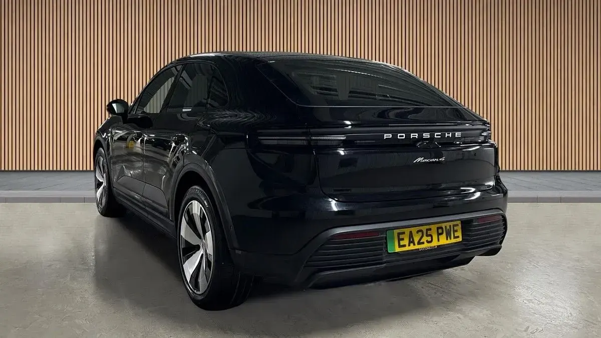 Used Porsche Macan 300 kW (408 HP) 2025 Black SUV