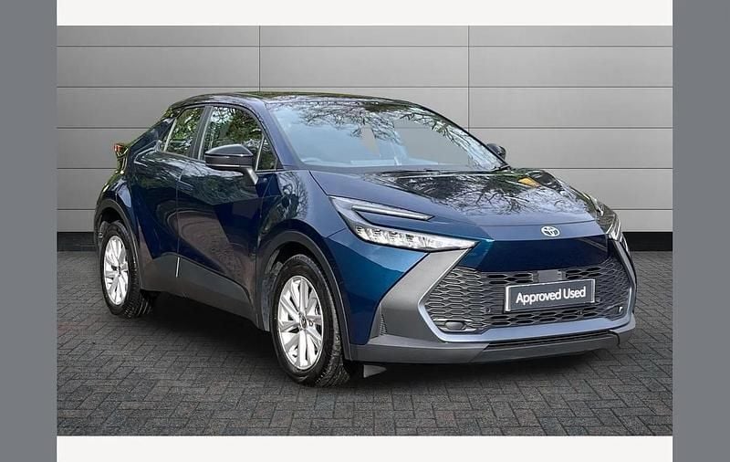 Used Toyota C-HR 140 HP (102 kW) 2025 Blue SUV