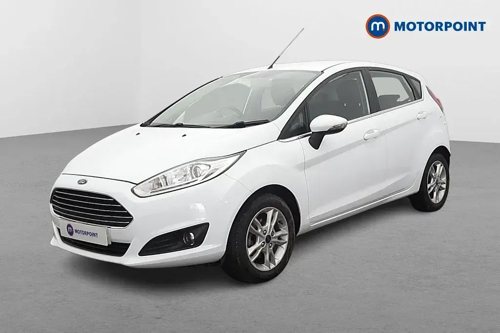Used Ford Fiesta Zetec 82 HP (60 kW) 2017 White Hatchback