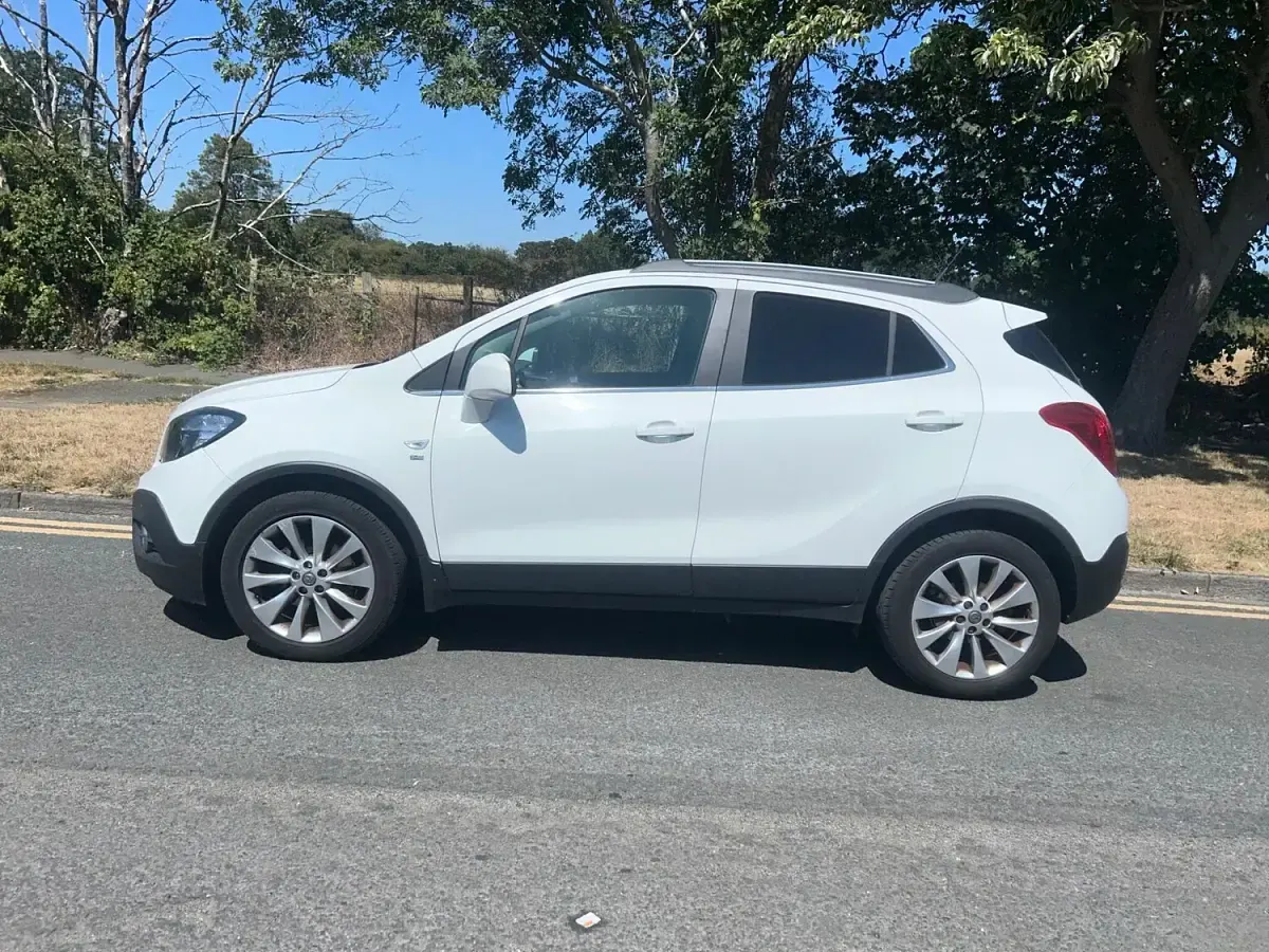 Used Vauxhall Mokka 130 HP (95 kW) 2014 White SUV
