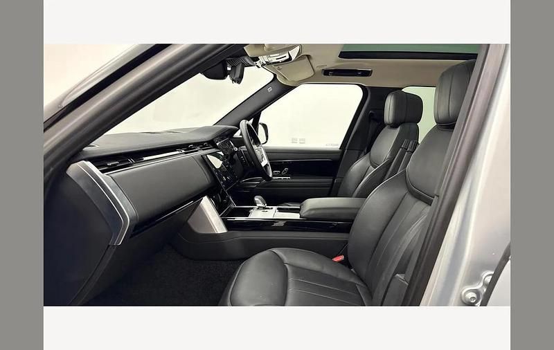 Used Land Rover Range Rover HSE 296 HP (217 kW) 2024 Silver SUV