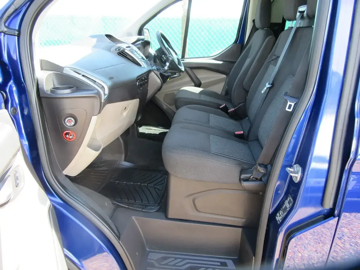 Used Ford Tourneo Zetec 125 HP (91 kW) 2014 Blue MPV