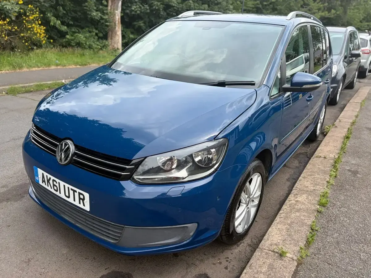 Used VW Touran SE 105 HP (77 kW) 2011 Blue MPV